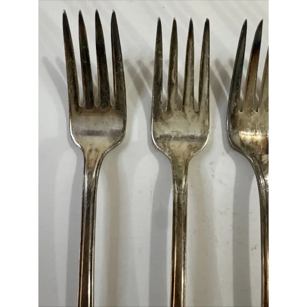 4 Grille Forks Vintage International Crown Radiance Silverplate Flatware (1939)